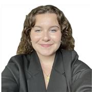 Étudiante donnant des cours de soutien à différent niveau